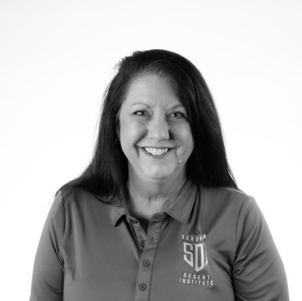 Photo of Traci Lee